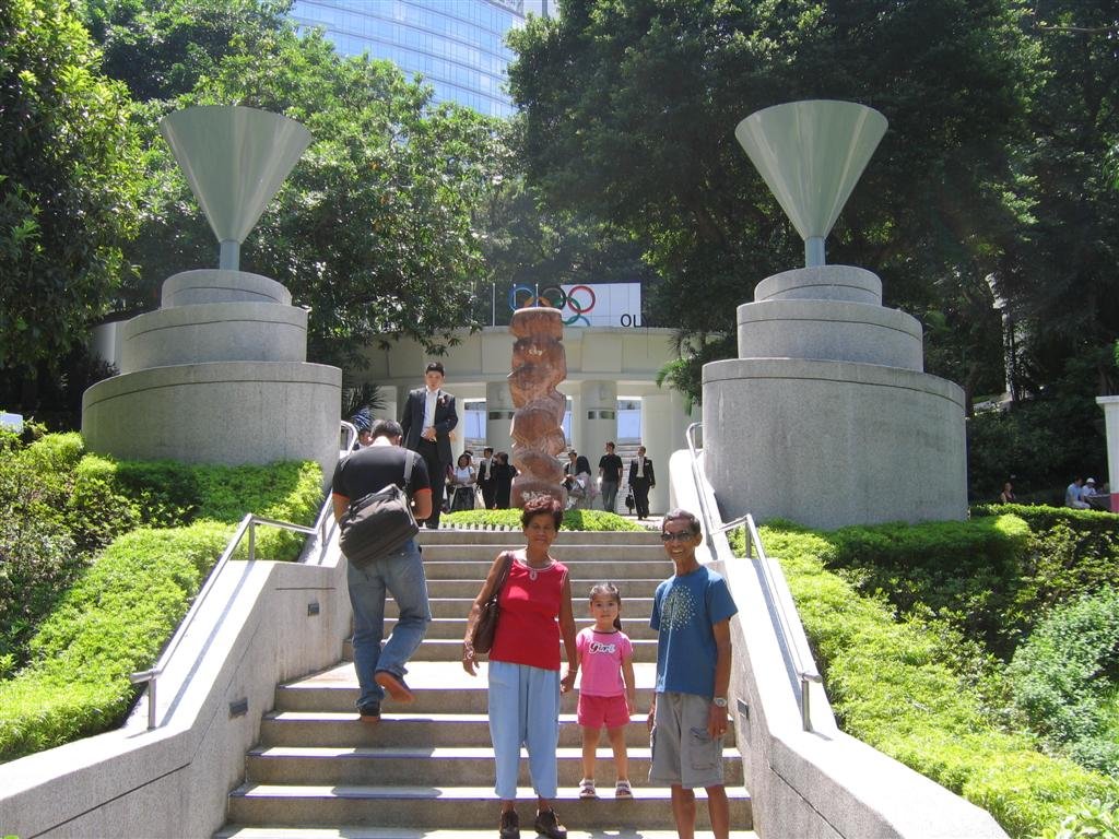 agroupphotointhepark.jpg