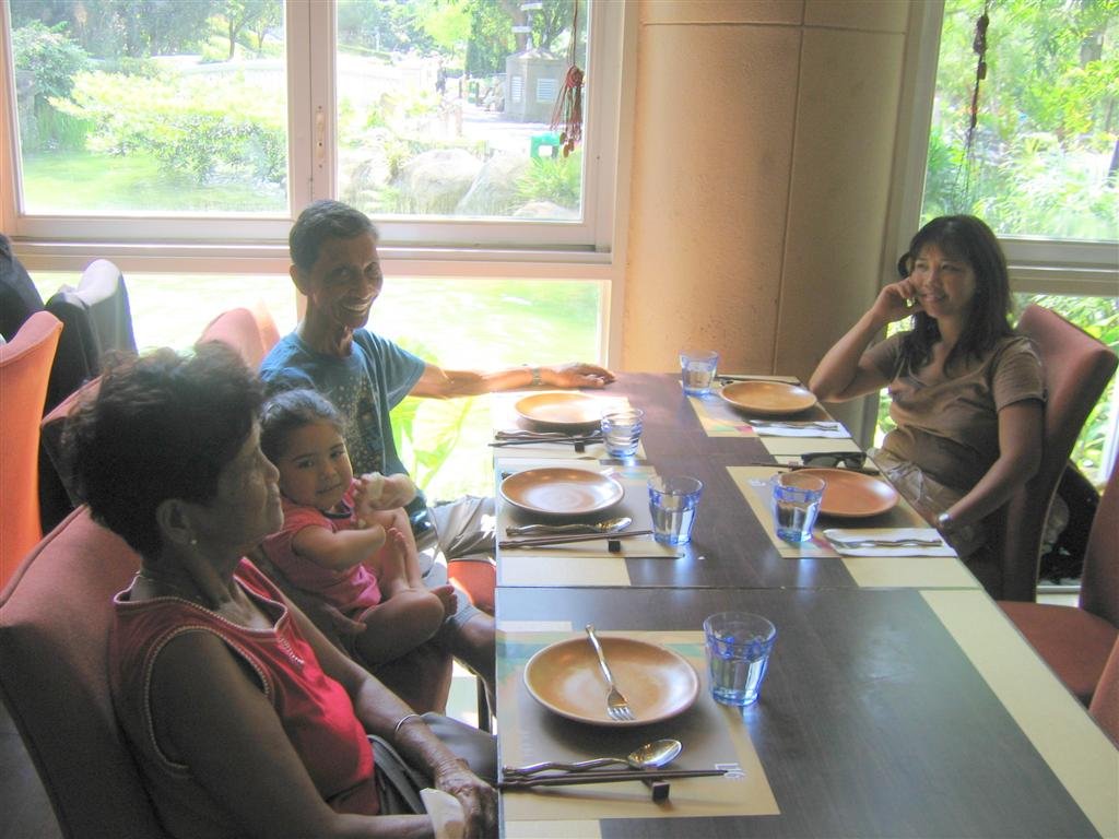 wehadlunchatagreatthairestaurantintheparkverytastyfood.jpg