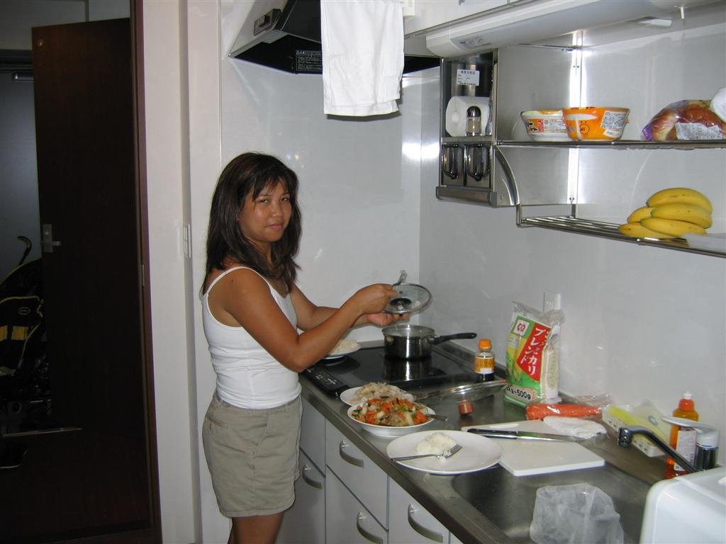 heleninthekitchen.jpg