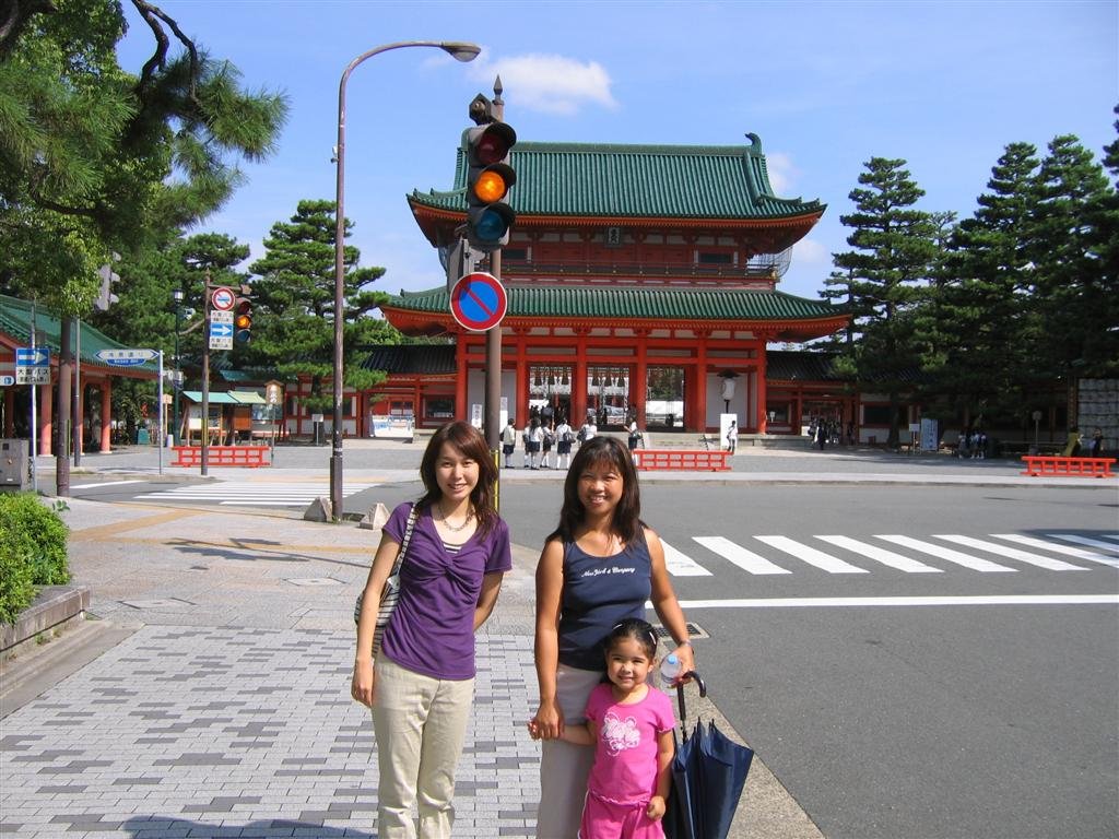 rieourtourguidehelenandally.jpg