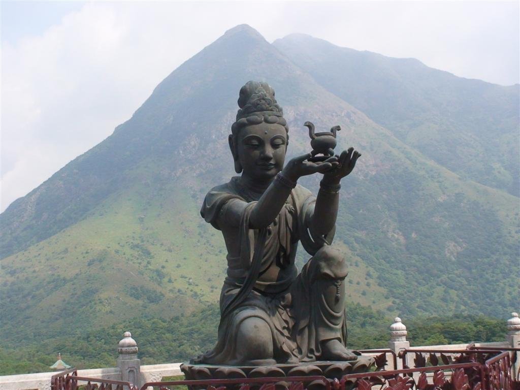 asmallerstatue.jpg