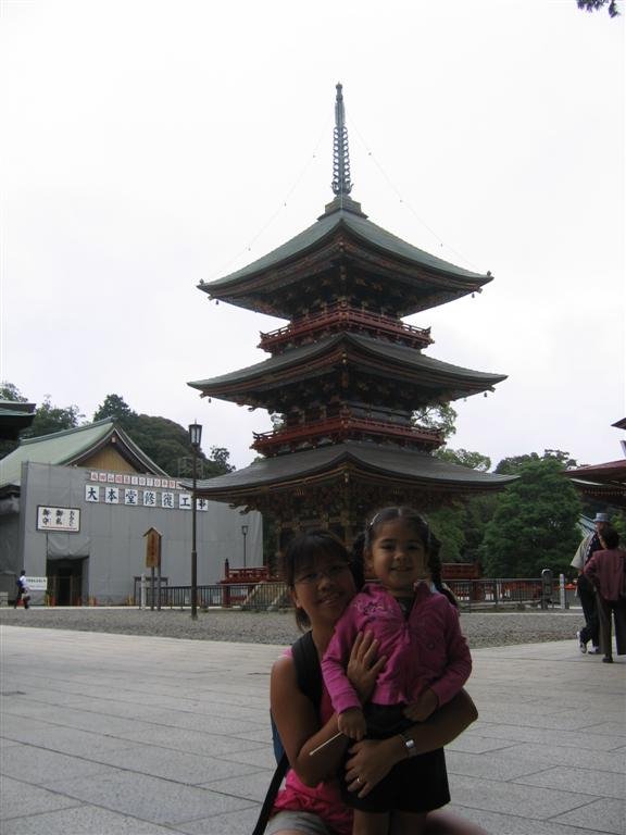 helenandallyinfrontofthetemple.jpg
