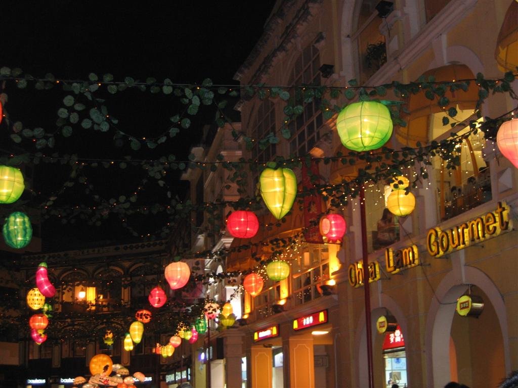 lanterncloseup.jpg