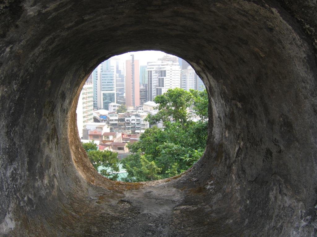 lookingthroughaholeinthewall.jpg