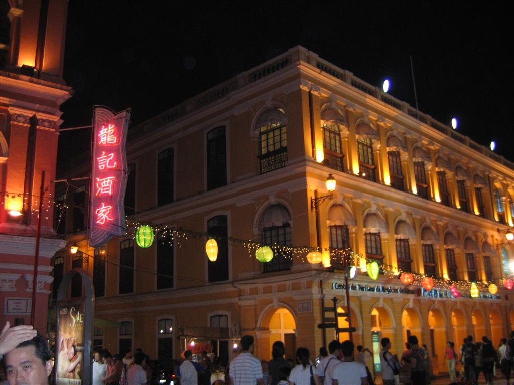 looksveryprettyatnight.jpg