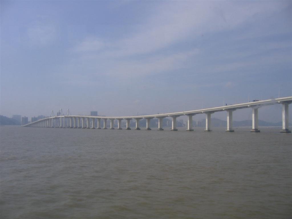 thislongbridgeconnectsthemainmacaupeninsulawithanothermacauisland.jpg